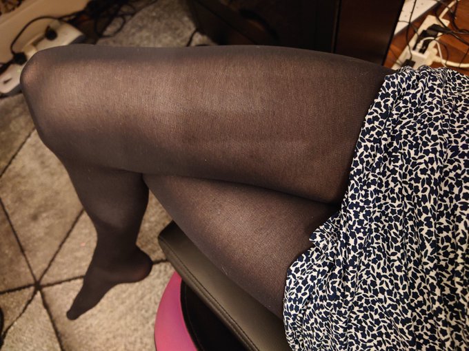 Just showing off my #legs #nylonfetısh #pantyhose #wolfordtights https://t.co/CrCkL0dpI6<a href="/tag/legs"class="tags">#legs</a><a href="/tag/nylonfet%C4%B1sh"class="tags">#nylonfetısh</a><a href="/tag/pantyhose"class="tags">#pantyhose</a><a href="/tag/wolfordtights"class="tags"><span>#wolfordtights</span></a>