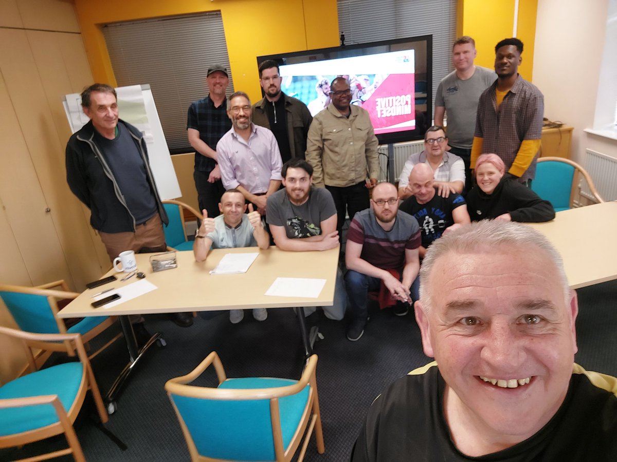 RugbyLeeds's tweet photo. Back to @AspireCBS with @04hardcastle to deliver  the Positive Mindset @Offload_RL  session. The group are growing together and are opening up plus benefiting from the sessions. @RLCares https://t.co/88tgULhVIO
