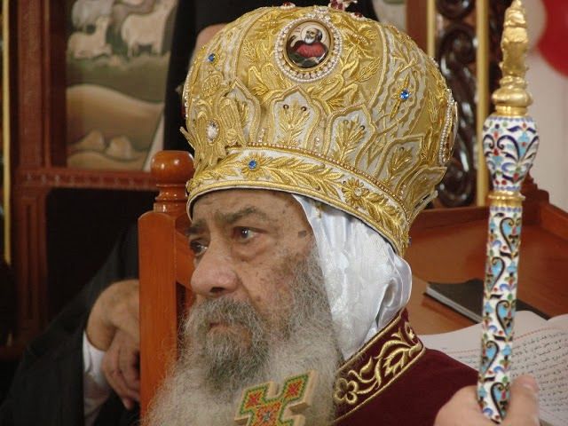 HHPopeshenouda3's tweet photo. نحن يا رب لا نفهم ولا نعرف شيئًا، إن ما نعرفه أنك ضابط الكل، قادر، محب للبشر، إننا نضع أنفسنا في يديك ولتكن مشيئتك. إننا ننسى أنفسنا وهي في يديك ولا نتذكرها، بل نتذكرك وعندما نتذكرك نجد أنفسنا فيك، نجدك تصلح وتعد وترتب وتعطي المواهب، وتعمل على كل حال خيرًا.
#الباباشنوده_وطني_1973 https://t.co/Qz0c6DItqb