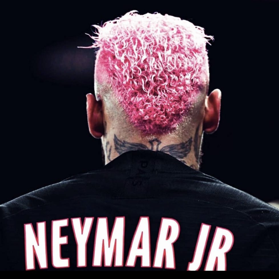 neymarjrafera__'s tweet photo. mais de 1 mês sem neymar em campo, e eu parei pra refletir como esse cara faz falta no futebol. 

sem ele não tem a mesma graça! https://t.co/BKlCCycL0D