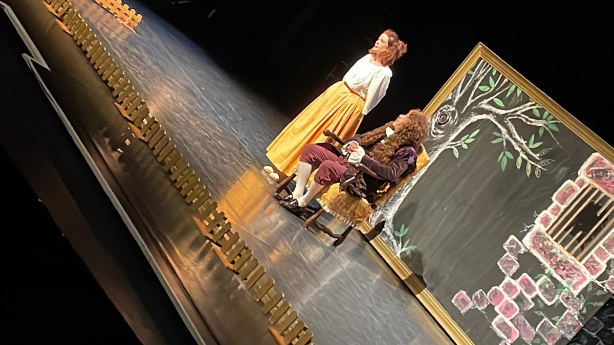 CToupets's tweet photo. ÉGALITÉ FILLES-GARÇONS | 💁‍♀️💁‍♂️
💫 Merci à L'Antarès de @vaureal d'avoir accueilli nos 4e pour la représentation de L'École des Femmes.
🎭 Une mise en scène audacieuse qui souligne toute la modernité de la pièce de Molière !

#valdoise 
#acversailles 
#théâtreenstock https://t.co/iDCz0A0NJP