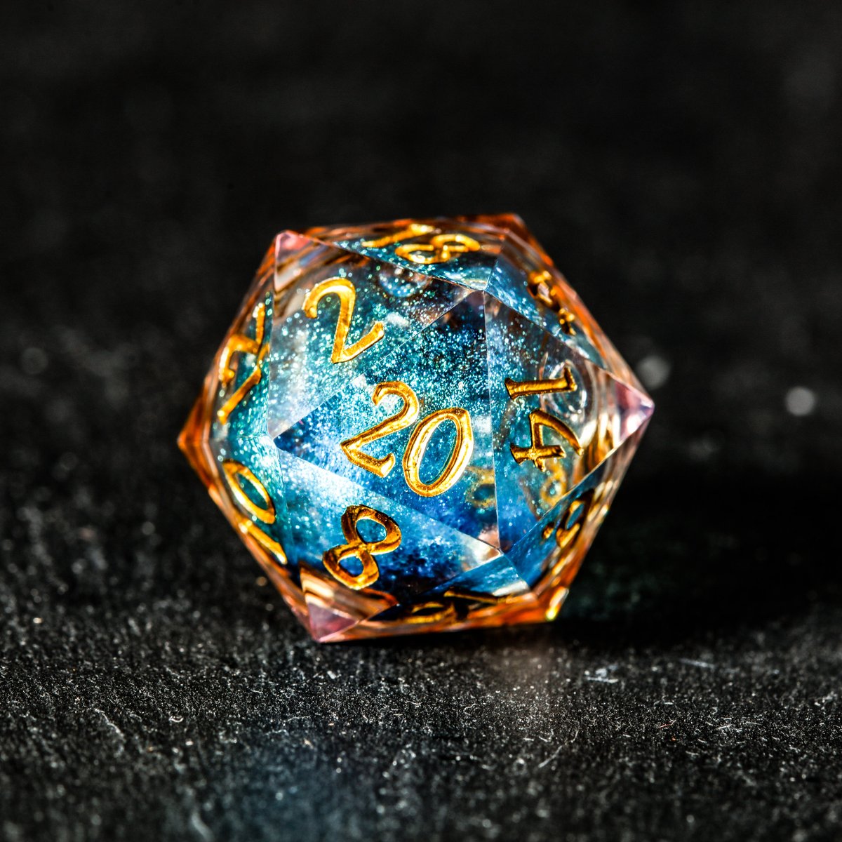 CrystalMaggie2's tweet image. Blue sand liquid core purple resin dice set✨💙❤️‍🔥😍

#dnd #dice #ttrpg #handmadedice