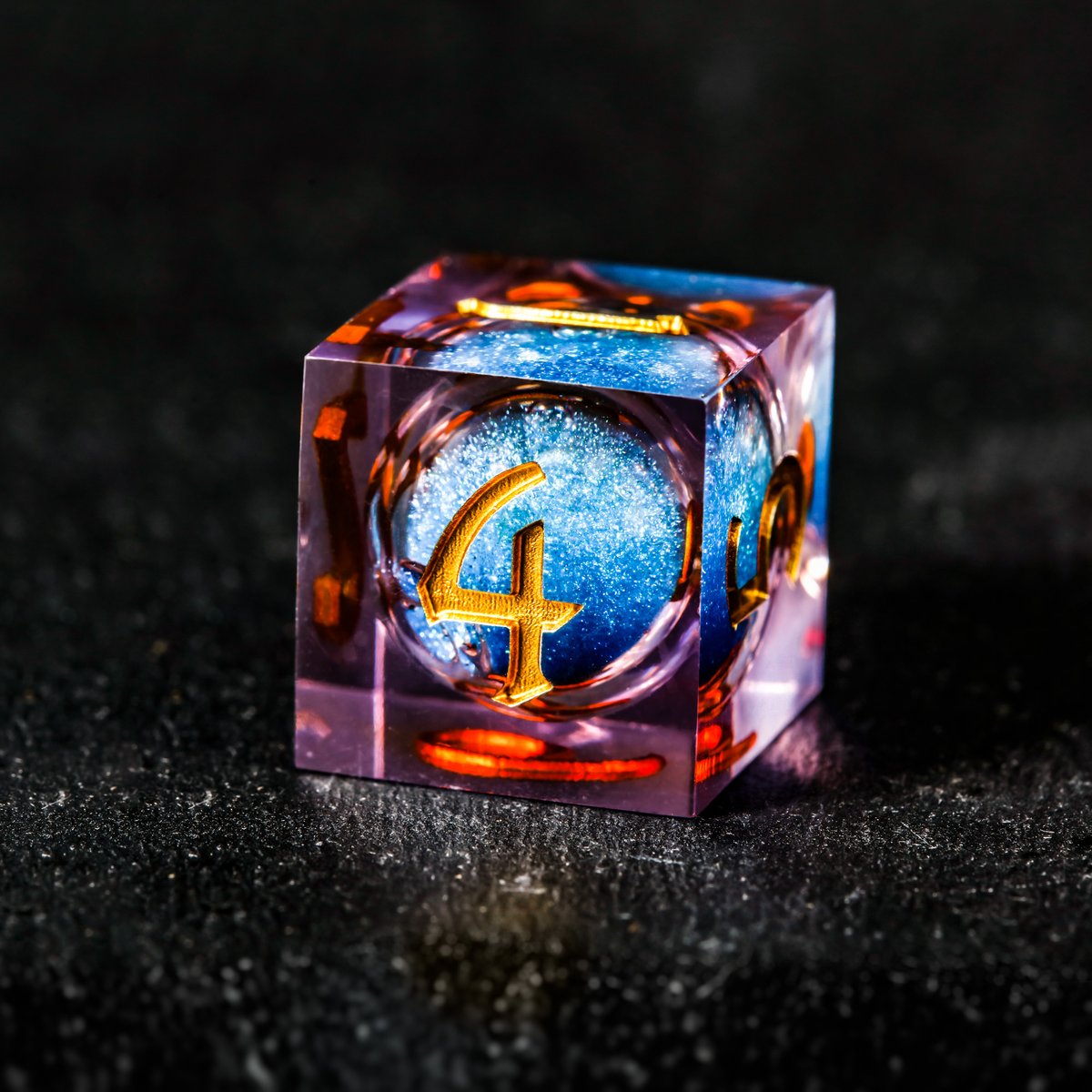CrystalMaggie2's tweet image. Blue sand liquid core purple resin dice set✨💙❤️‍🔥😍

#dnd #dice #ttrpg #handmadedice