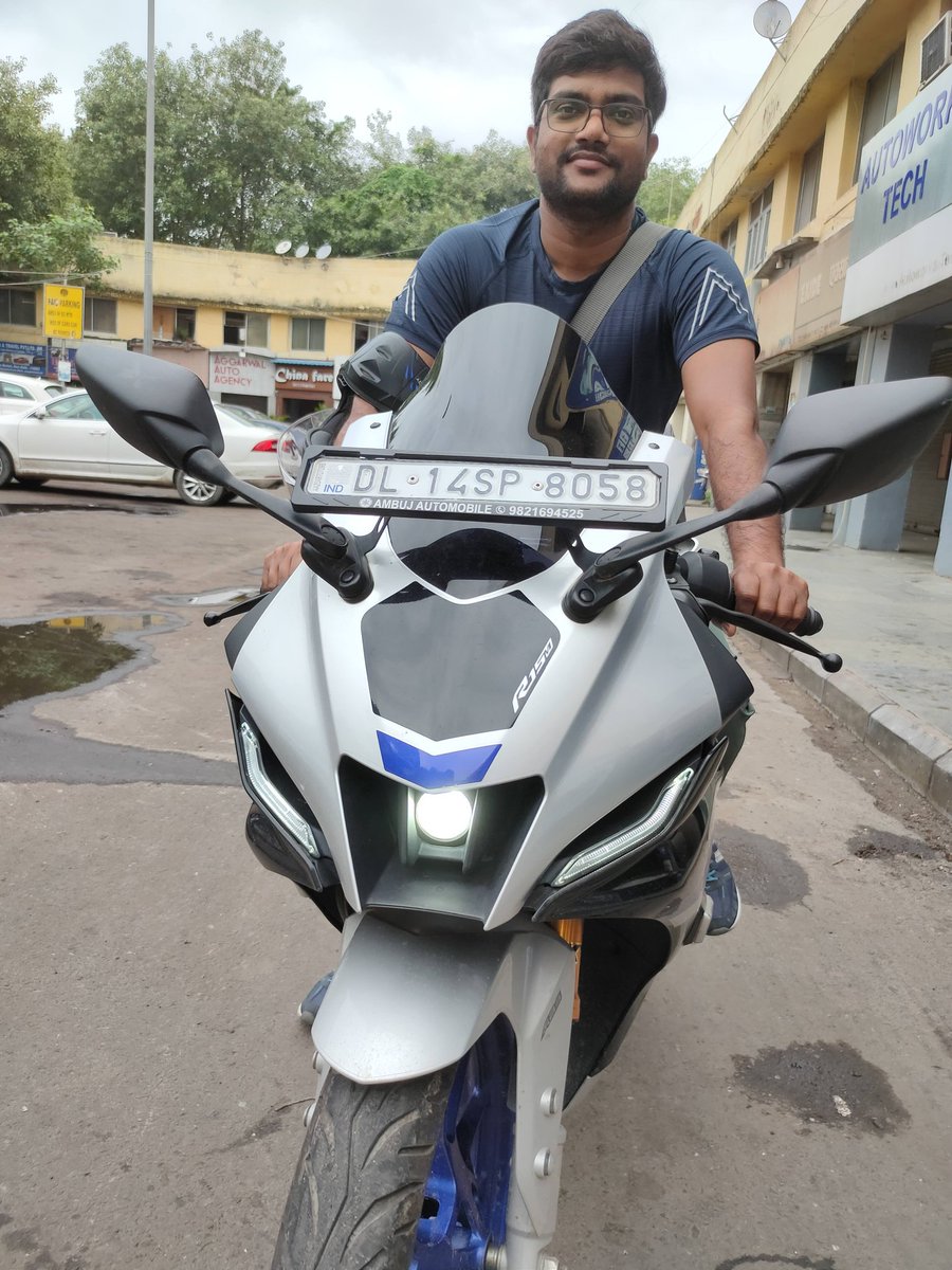 pankajrajbhar14's tweet photo. My bike Yamaha R15M (DL14SP8058)was stolen from A241 Okhla Ph 1 on 25th March, FIR lodged, CCTV footage shared at Okhla PS..but no action so far. @dtptraffic
@DelhiPolice @CMODelhi can I have hope if any ? https://t.co/6W6JxcHyeZ