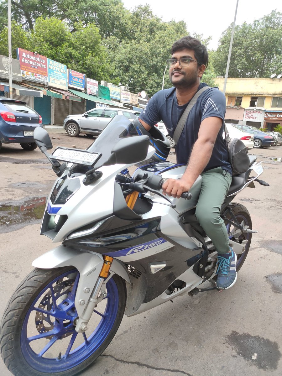 pankajrajbhar14's tweet photo. My bike Yamaha R15M (DL14SP8058)was stolen from A241 Okhla Ph 1 on 25th March, FIR lodged, CCTV footage shared at Okhla PS..but no action so far. @dtptraffic
@DelhiPolice @CMODelhi can I have hope if any ? https://t.co/6W6JxcHyeZ