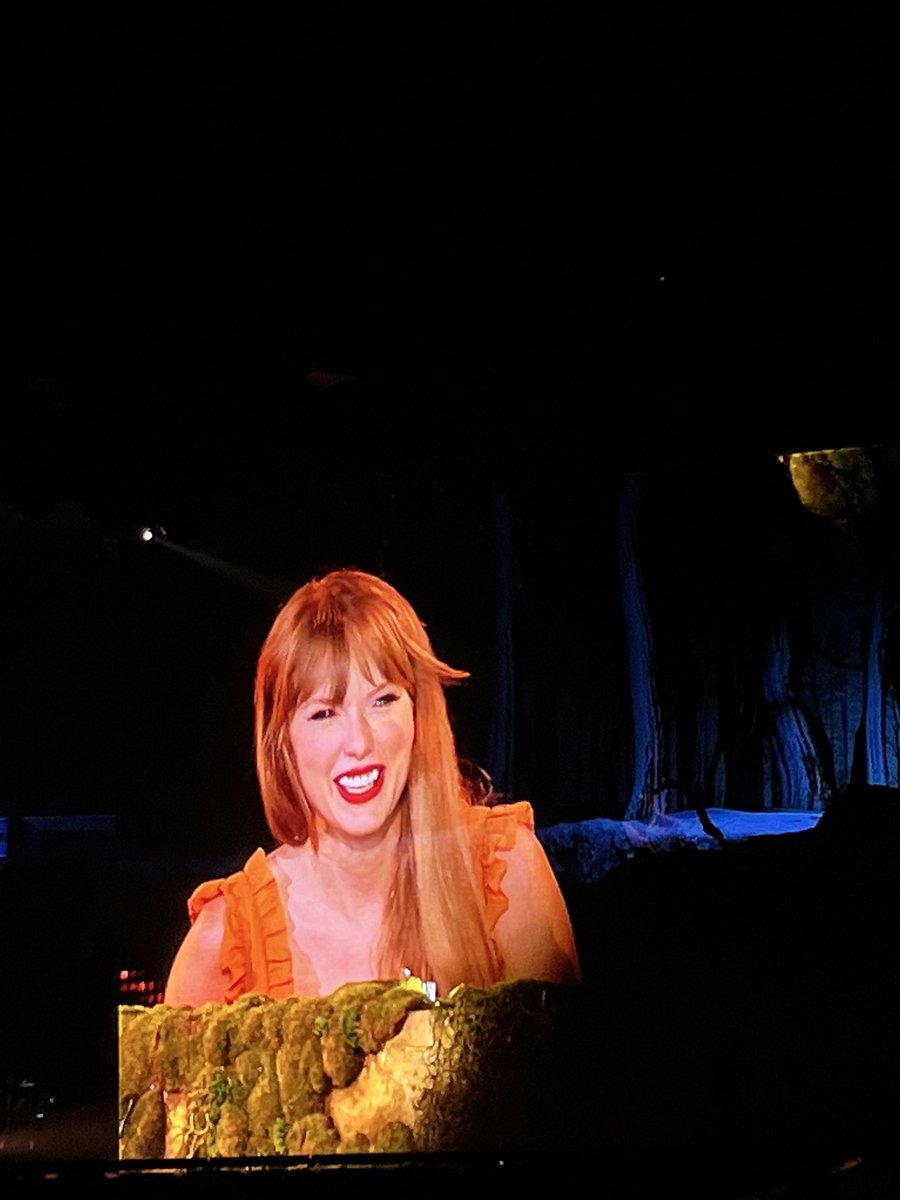 xoTrixy's tweet photo. still cannot process that i was on floor for taylor. 15 year old me is crying, screaming, throwing up 😭💖 

#TheErasTourTS https://t.co/BHjwx6RPVh