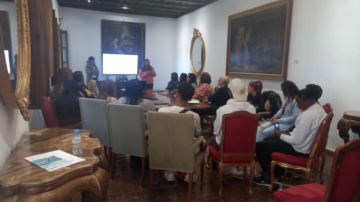 t_socialcordoba's tweet photo. #ForoTSC 🔵 Los talleres, todo un éxito, gracias a @caritas_cordoba @solemccor @Fundacion_ONCE @insertaonce @CruzRojaCordoba por las ganas y la motivación que habéis despertado entre los asistentes 🔝🔝🔝 https://t.co/mMZi9WsnIf
