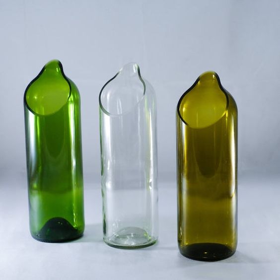 BflowersKE's tweet photo. 📣#NewProduct Alert! Introducing our new vases made from 100% recycled bottles! 🌿 They're not only beautiful but also #ecofriendly.  They're available for only Ksh.499/-! 😍 and #Flowerbouquet in Vases Ksh.1,250/-
 #recycling  #vases  #delivery 
To order Call : ☎️0113669203 https://t.co/y7G57e4AeY