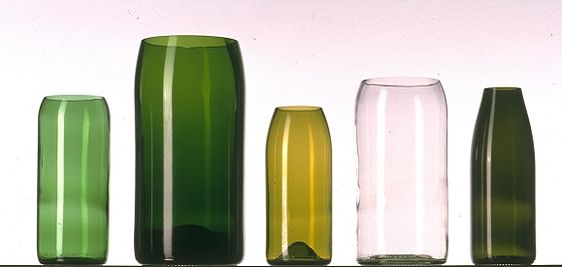 BflowersKE's tweet photo. 📣#NewProduct Alert! Introducing our new vases made from 100% recycled bottles! 🌿 They're not only beautiful but also #ecofriendly.  They're available for only Ksh.499/-! 😍 and #Flowerbouquet in Vases Ksh.1,250/-
 #recycling  #vases  #delivery 
To order Call : ☎️0113669203 https://t.co/y7G57e4AeY