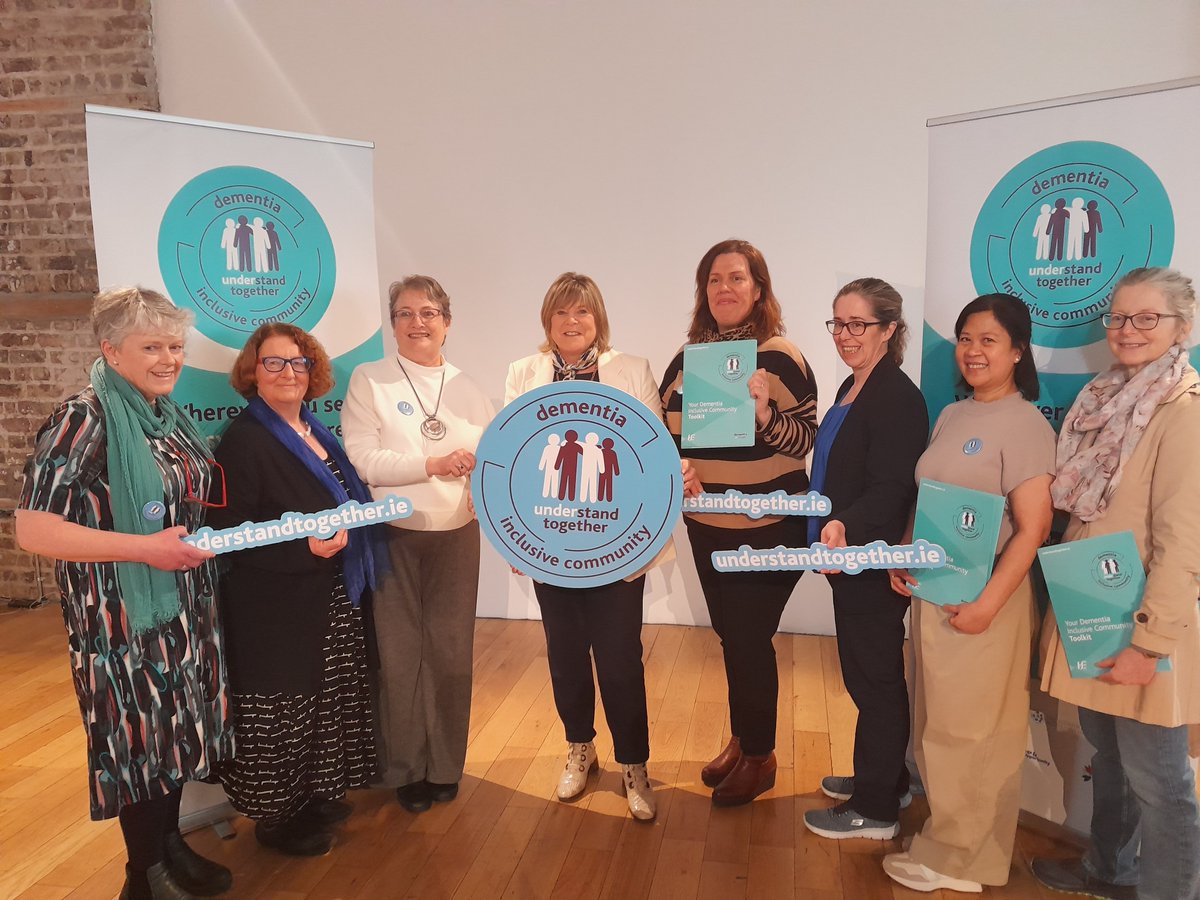 Our @NursingOlol colleagues @fimunro_fiona & @DemetriaJenny meeting Minister Mary Butler, Minister for Mental Health & Older People at an event organised by National Dementia Office. #understandtogether #inclusivecommunity  @AdrianCleary101 @mariehorgan3