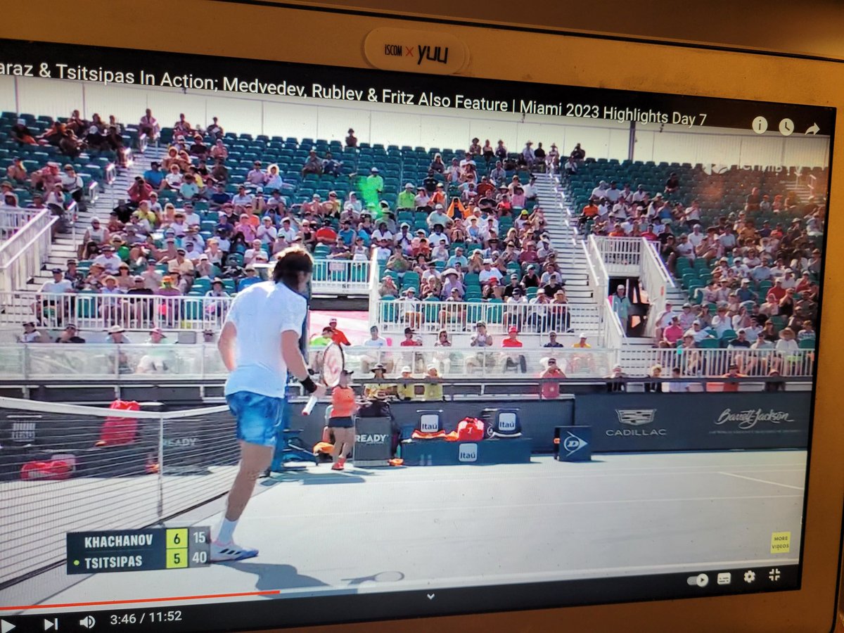 desangesvalent1's tweet photo. J'ai écouté la dernière émission et notamment le sujet sur la proposition de Tiafoe. L'argument des tribunes pleines depuis le début de l'année ne tient pas à miami je trouve... Tsitsipas vs Kachanov et c'est moitié vide... @LaurentVergne @Berti_Milliard #DIPimpact https://t.co/31f6CchR3v