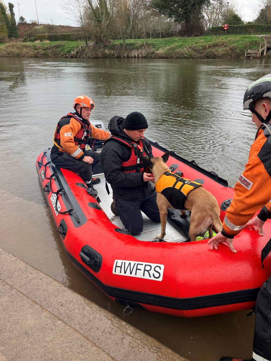 Radar had a busy day yesterday out with White watch Hereford during the day doing some training on the river, with Radar successfully finding casualties' in the water.
Then missing person exercise with Malvern, Upton and Ledbury Drone in the evening, then home for tea and bed