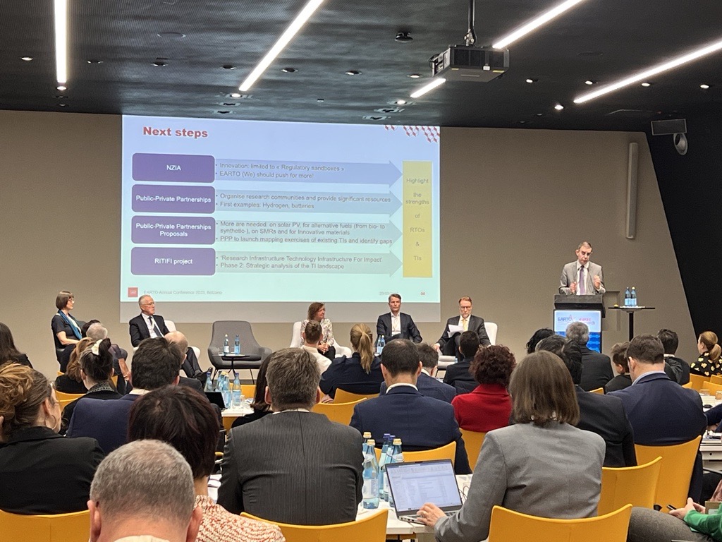 EARTOBrussels's tweet image. 🔍Looking for the #next steps on #TechnologyInfrastructures in facing the #energycrisis⁉️ The answer is given at #EARTOAC2023 @CEA_Officiel 

👇#RTOs #EUInnovationAgenda #TIs @EURAC @EUScienceInnov @HorizonEU