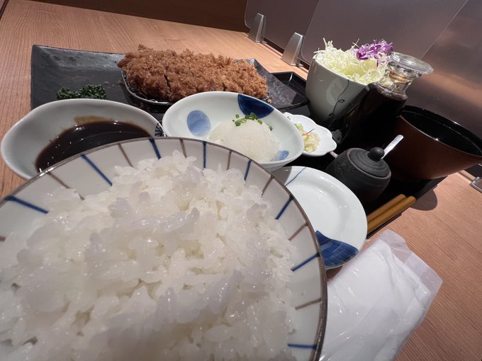 遅めのお昼〜(もう夜ご飯だろ…)(๑òωó)_バァン 