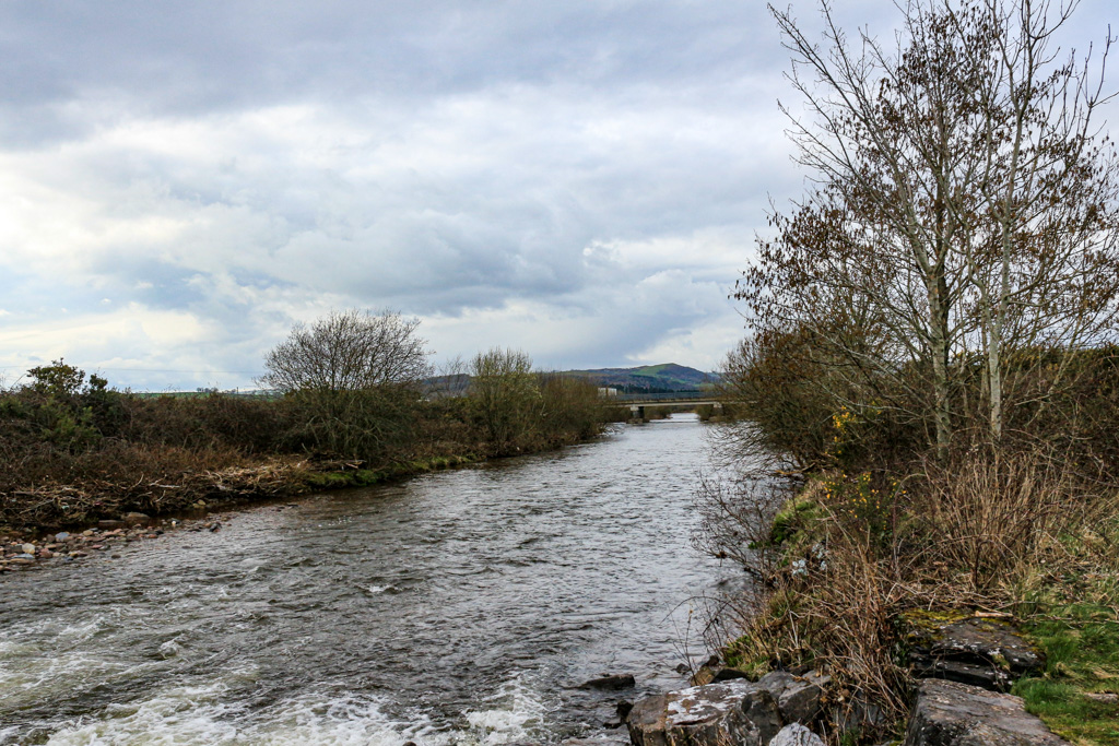 Lovely to walk beside the River Sawdde at Carreg-Sawdde common Llangadog which rises in Llyn y Fan Fach and is a tributary of the Tywi @ItsYourWales #peoplewithpassion