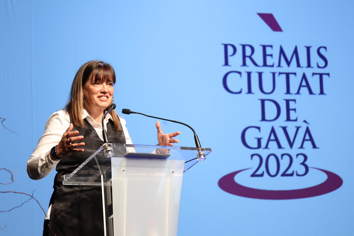 gebadia's tweet image. 🏆 He tingut l'honor de viure per primera vegada com a alcaldessa els premis més importants de la nostra ciutat; els Premis Ciutat de #Gavà.

Vull reiterar la meva felicitació a totes les persones premiades! 

Moltes gràcies, amb tots vosaltres Gavà és més gran! Orgull de ciutat!