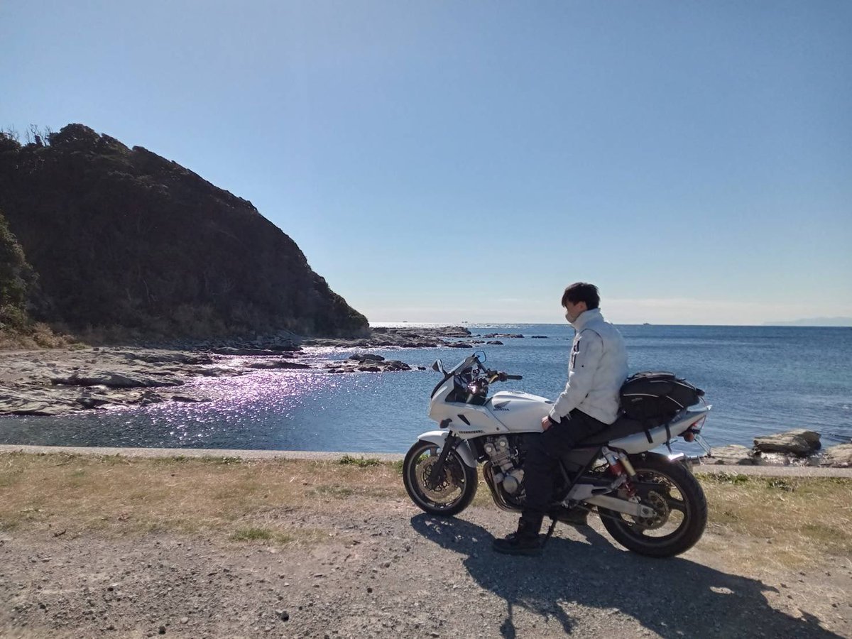 west_yu_sama's tweet photo. また1つ歳をとったので🥺

名前　ハレオウ
性別　男
年齢　アラフォー
住み　東京
身長　180cm
車種　CB400SB(NC42)
好き　家族、バイク、音楽
嫌い　虫、怒る人
一言    おみくじきょう
#バイク乗りとして軽く自己紹介
#バイク乗りと繋がりたい 
#バイク好きと繋がりたい https://t.co/owcECdoUHB