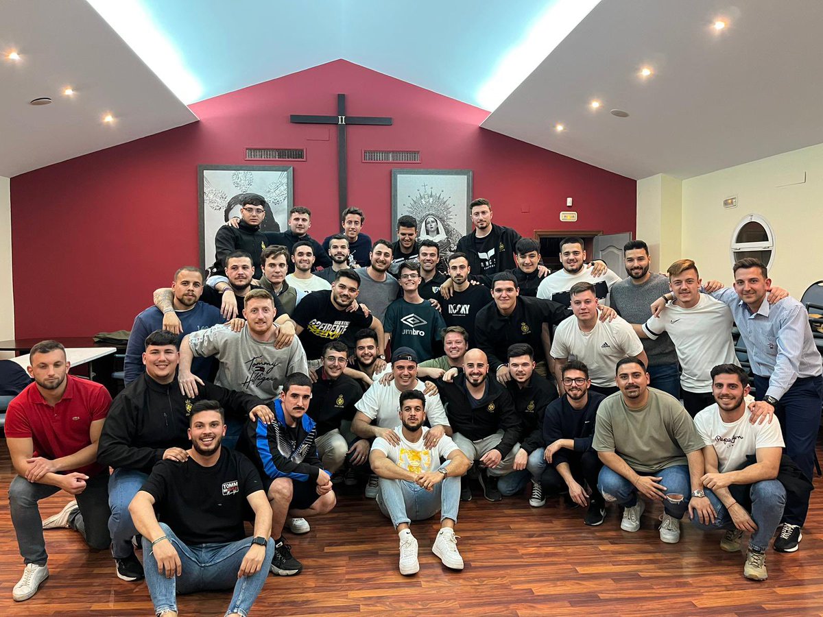 MesaRescate's tweet photo. 🔴 [EGO SVM]

Imágenes de la reunión previa a la salida procesional y copa de hermandad que mantuvimos ayer. 
Signos de la corta espera para caminar bajo el Señor.

Gracias a todos por la asistencia. 

@HdadRescate https://t.co/Ij9uBAd0q5