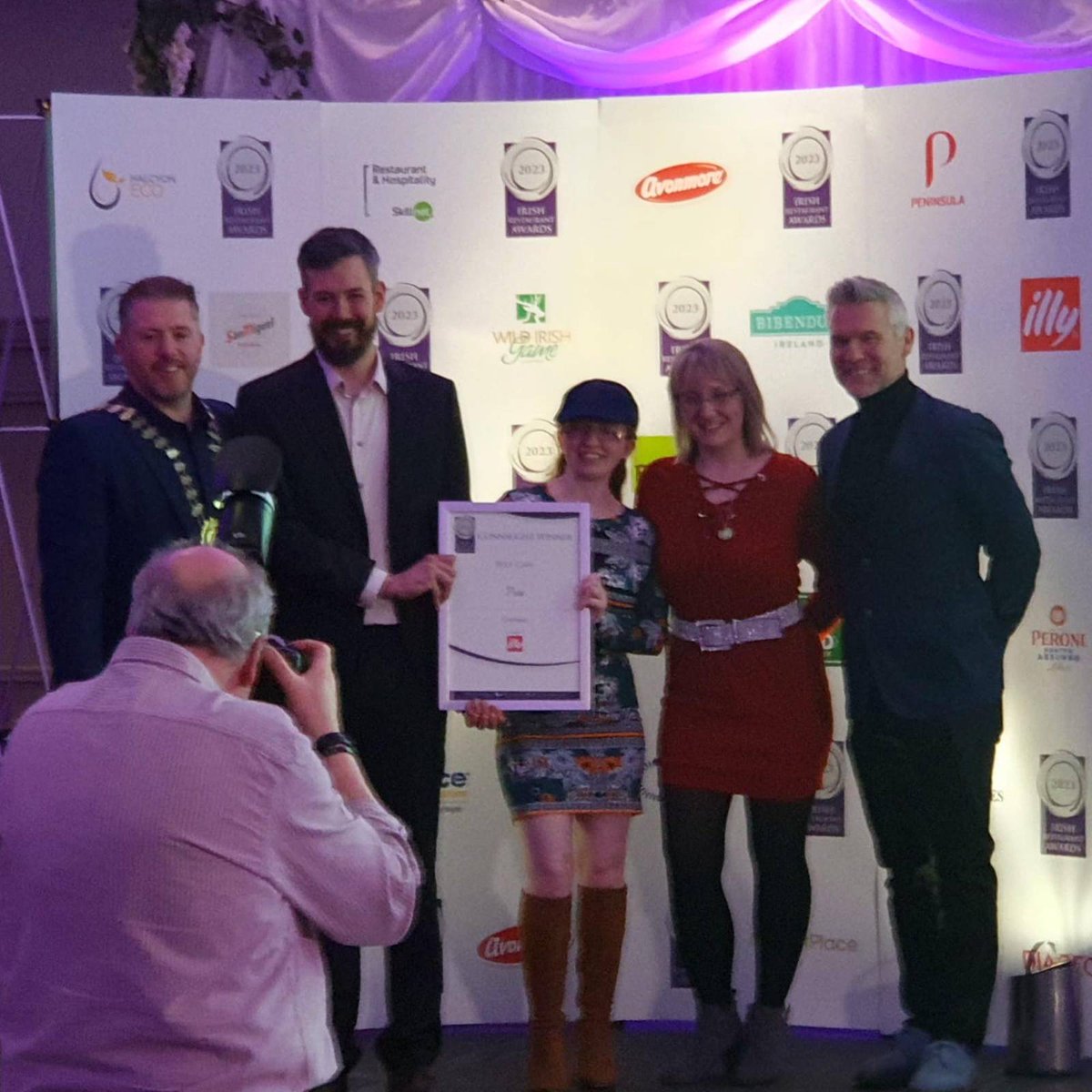 Bhuaigh muid! | We won!
#AnChaiféisFearrinGaillimh #BestCaféGalway #FoodOscars 

Ár mbuíochas lenár gcuid soláthraithe, ár gcuid foirne agus libhse, ár gcuid custaiméirí a thug anseo muid!
---
Thanks to our suppliers, our team and you, our  customers who got us here!
@restawards