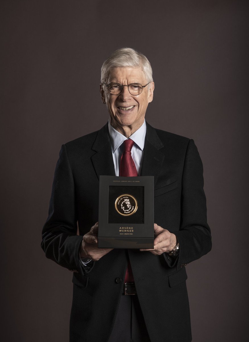 ActuFoot_'s tweet photo. 🚨 OFFICIEL ! Arsène Wenger et Sir Alex Ferguson intègrent le Hall Of Fame de la Premier League !

Ce sont les deux premiers entraîneurs à y être intronisés.🏅🐐👏

📸 @premierleague https://t.co/KcITMOUIsM