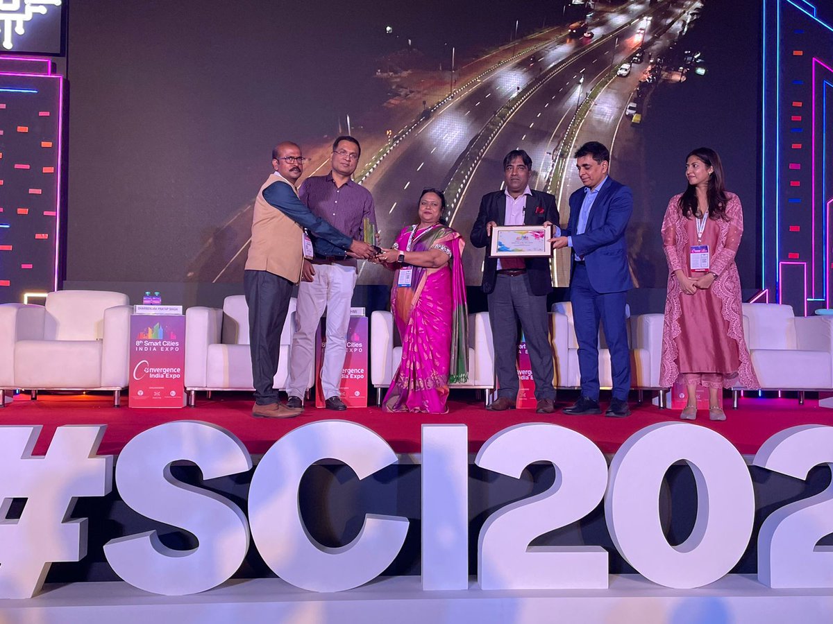 smartcitytumkur's tweet photo. Tumakuru Smart City bags the "Smart City of the Year" Award in the 8th Smart Cities India Expo 2023 at Delhi. 
Congratulations to the Team and all the Stakeholders for making this milestone happen!!
#sci2023 
@smartcitiesind https://t.co/KJ7gCDzExg