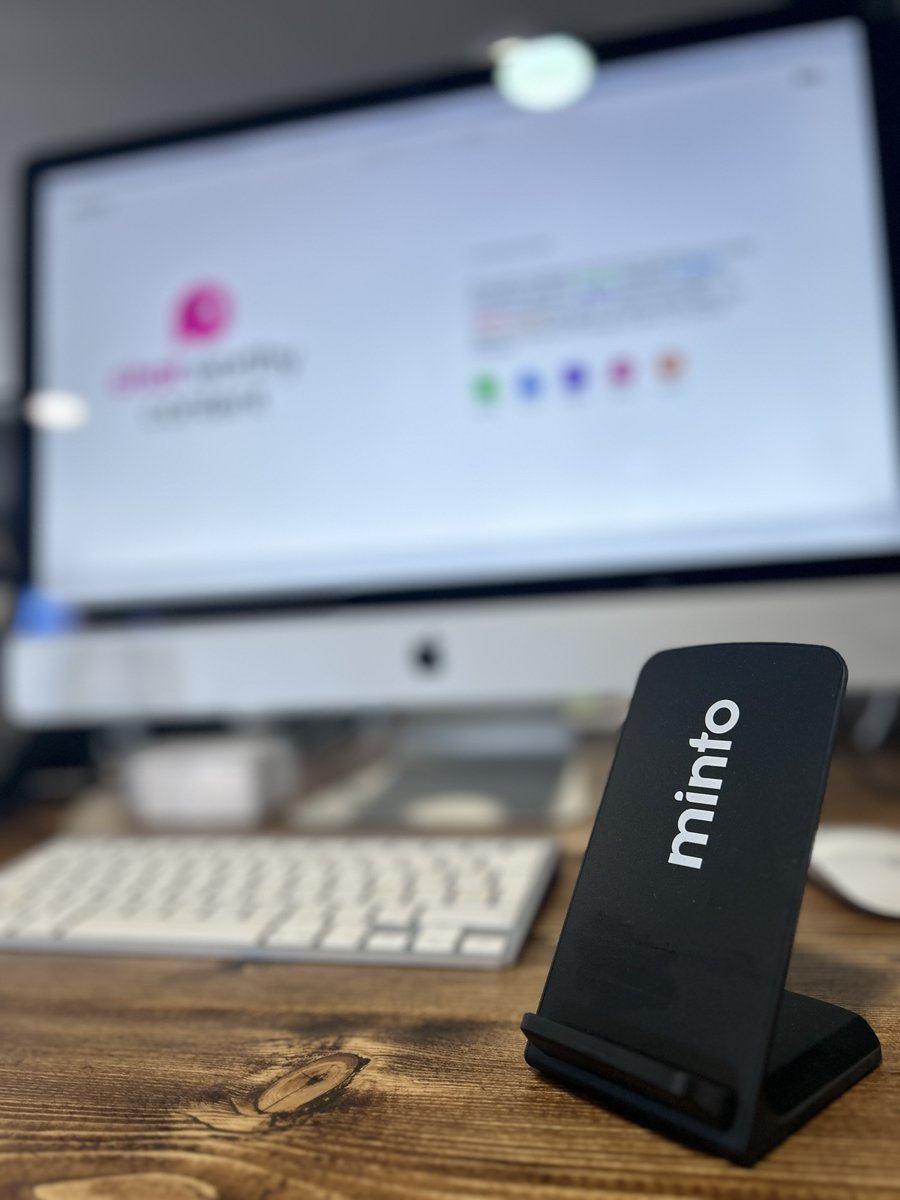 MintoBranding's tweet photo. Supercharge your branded merchandise with our wireless chargers. These sit perfectly beside desktop computers and plug into any UBS port. A perfect gift for employees or clients!

#merchandise #business #branding https://t.co/UujBLpwcVY