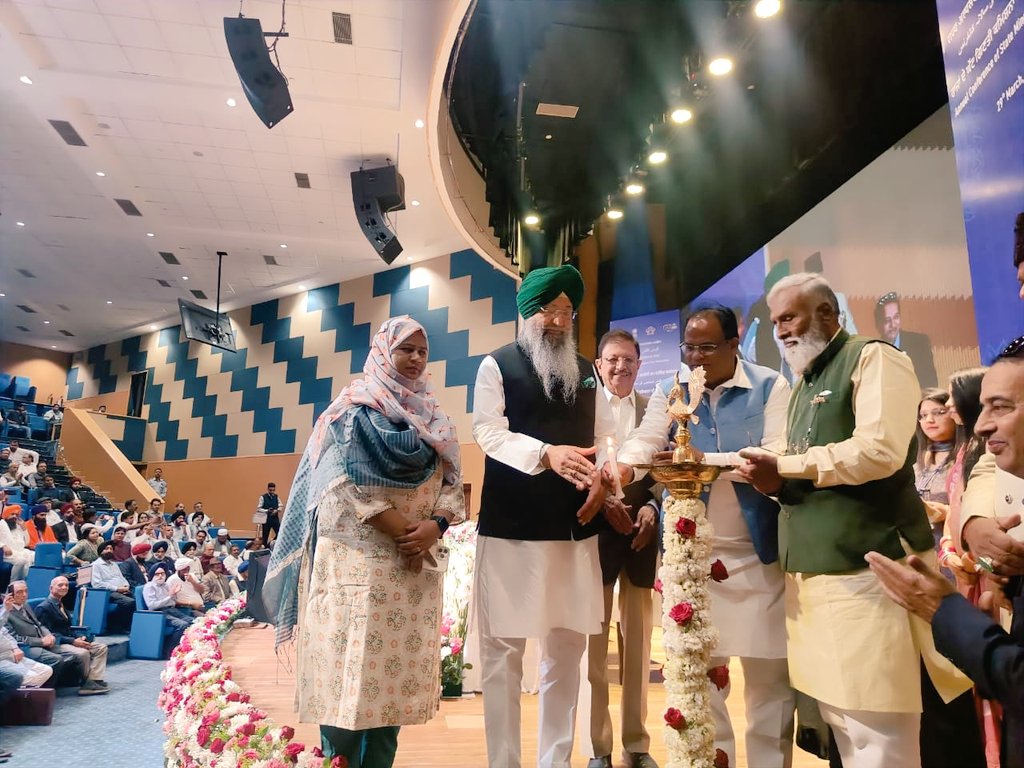 shahezadi_syed's tweet image. I addressed the Minorities Community People&apos;s of the States and briefed about the administrative role of the Minority Commission at Dr. Ambedkar International Centre, Janpath, New Delhi.
@PMOIndia @narendramodi @blsanthosh @NCM_GoI