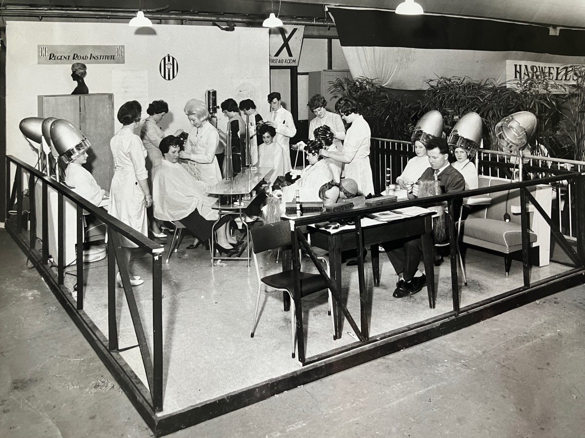 EdinCollegeHist's tweet photo. Hairdressing students from Regent Road Institute demonstrating the "shampoo and set" popular in the 1950s and 1960s. Staff and students of the Institute transferred to Telford College in 1968.
#Archive30 #ArchiveFashion #scottishcolleges #edhist #apprentice
@edinburghcoll https://t.co/MhgVuAaGWJ