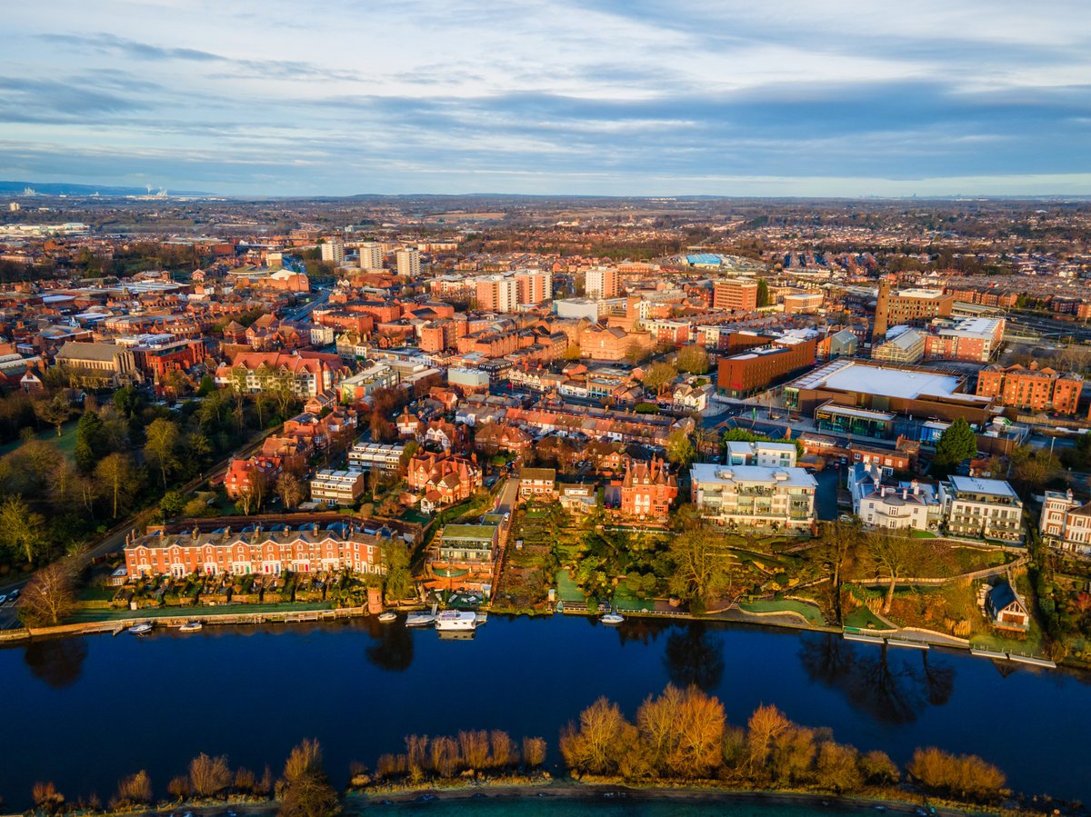 A warming winter sunrise over Boughton, Chester

<a href="/ShitChester/">12 years of Shitchester</a>