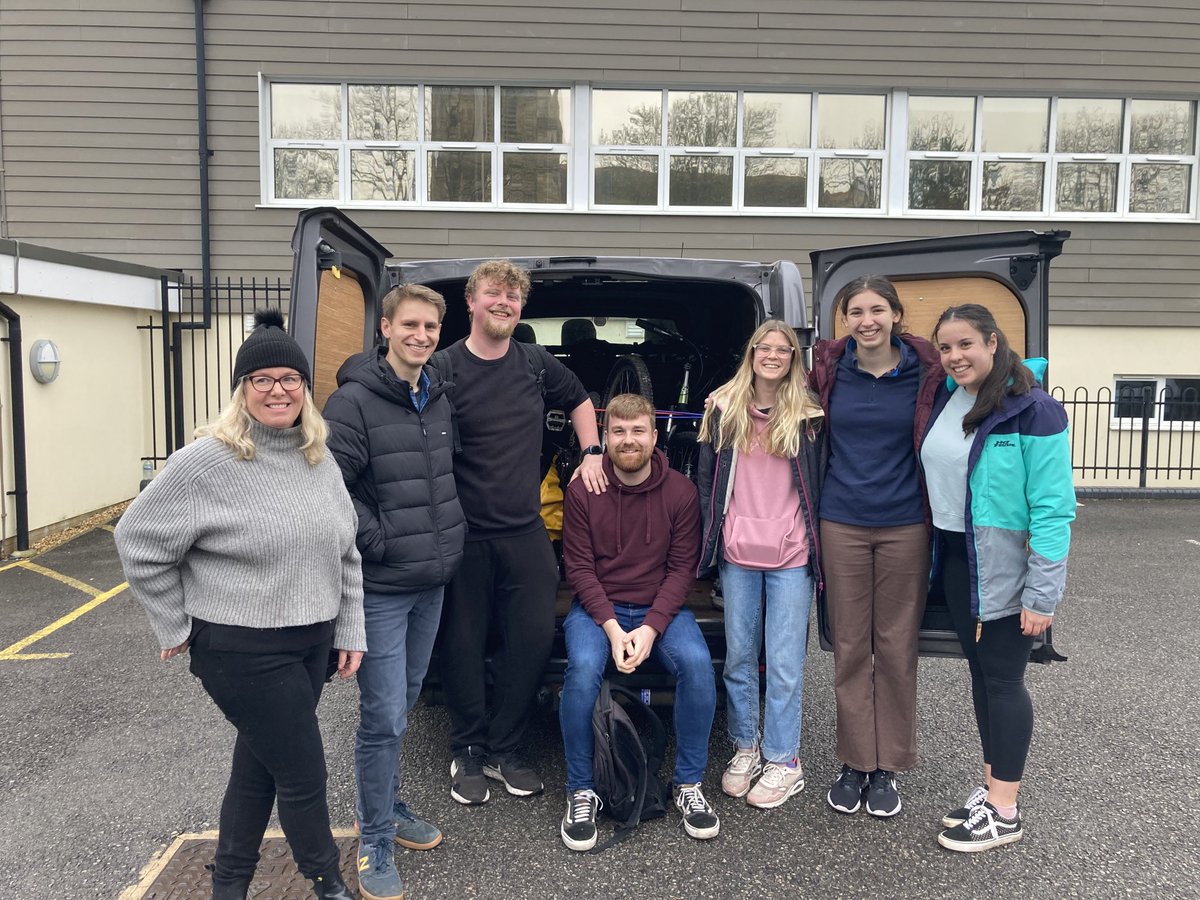 andyperry86's tweet photo. Fantastic team from ⁦@SMLPoole⁩ going out to Calais again to love and serve refugees #LightsforChrist ⁦@DioSalisbury⁩ https://t.co/d8H0UKC10l