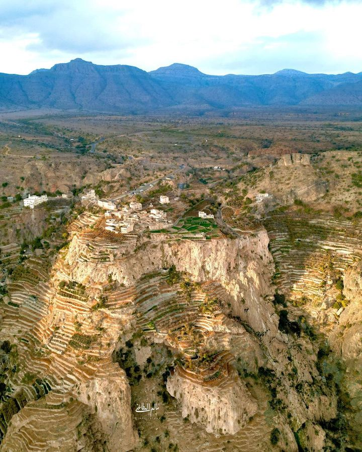 SinbadsOPG's tweet photo. 📍 Mountain ruin village in Jabal Akhdar, Oman 🇴🇲
📸 [jono.jalaan]
🔗 https://t.co/f3CcJ884jS

#OmanPocketGuide #Oman #MyOman #TravelToOman #Travel #Tourism #Viral #Trending #uae #dubai #abudhabi #qatar #ksa #gcc #US #EU #Italia #Deutschland #UK #Britain #France #Schweiz #India https://t.co/s9UeLbLTH0