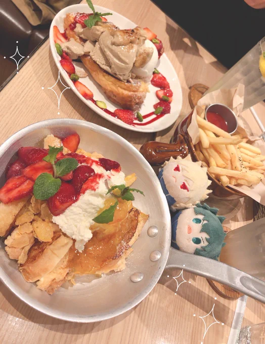 ほうじさんと美味しいもの食べてガチャしてプライズかっちゃnゲットしてきました!!!ガチャはを2つゲットできたのでを2つゲットしたほうじさんとトレードしてもらいました!おさななありがとうございます!! 