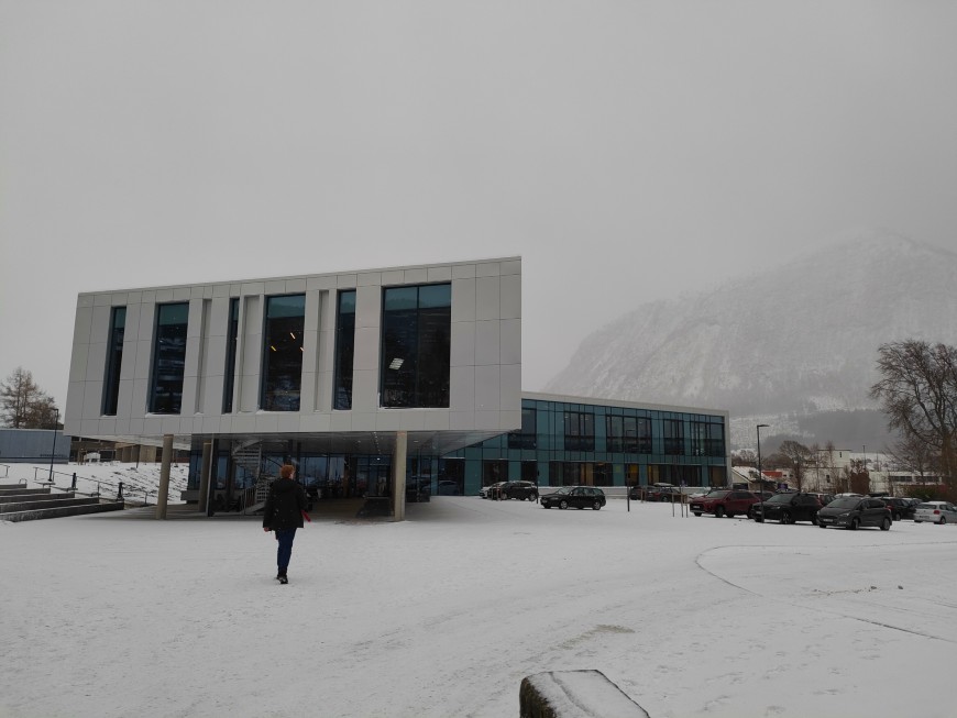 UWTSD's tweet photo. NEWS: 🇳🇴UWTSD Lecturer visits Norway as part of @TaithWales  Mobility Programme.🌍

👉https://t.co/OcgJ7nV5Dx https://t.co/7u5fIIy9gS
