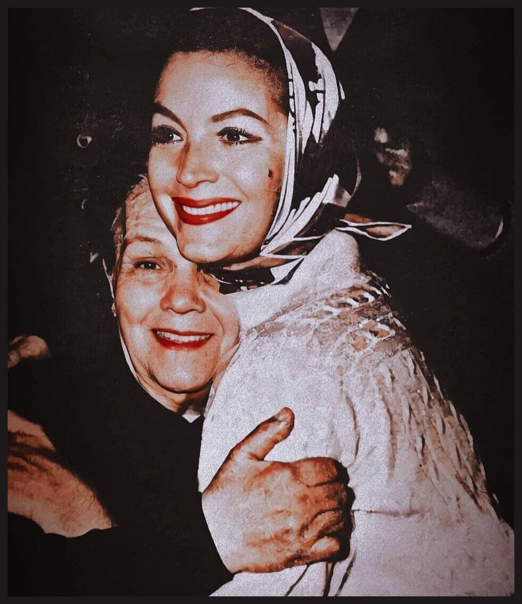 María Félix y su querida Madre , quien estaría cumpliendo 145 años ayer 28 de Marzo de 1871. #todasmisguerras #mariafelix #ladoña #diva #mariabonita