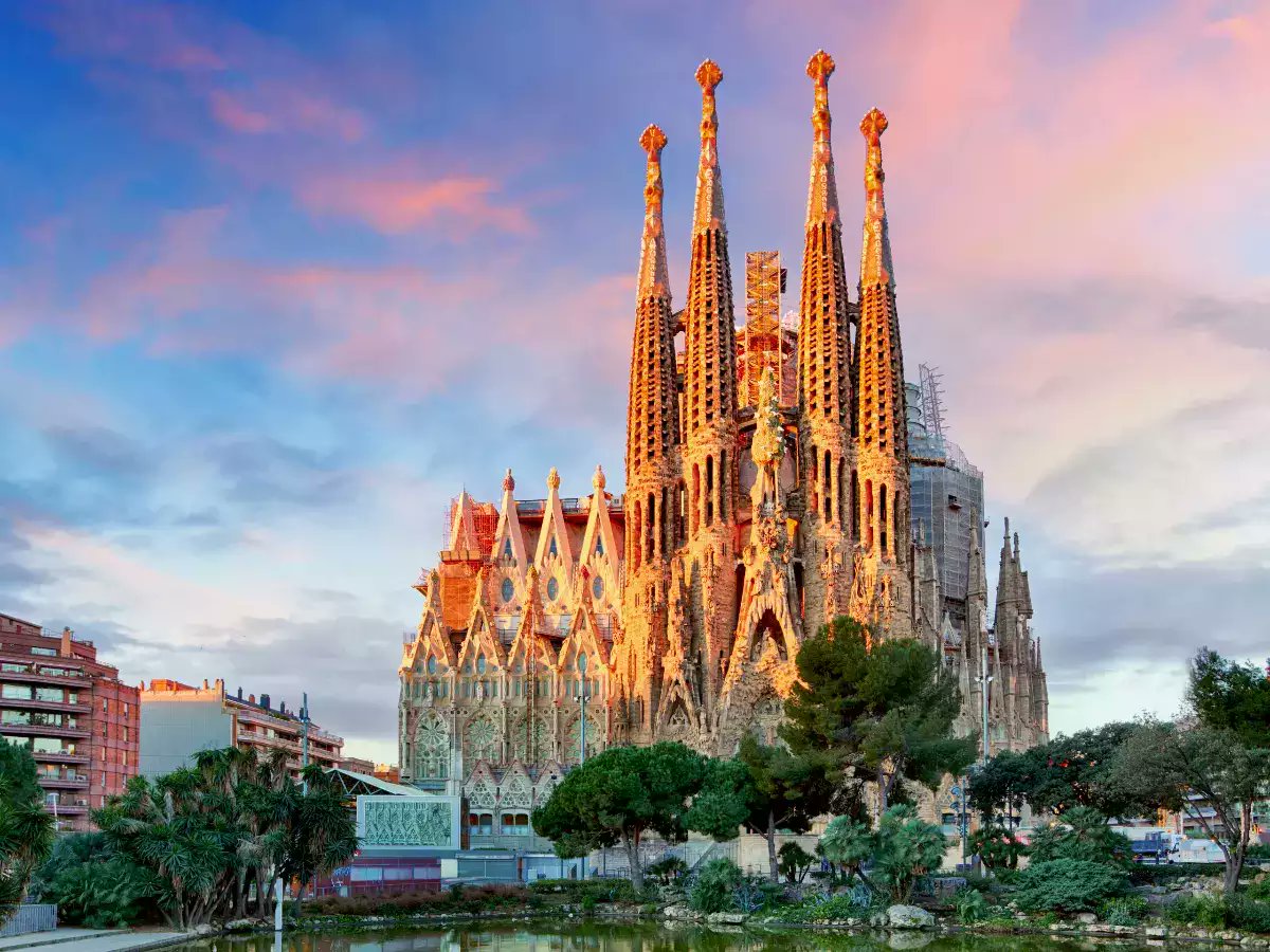 Spain travel Guide 😍🇪🇦 ⬇️
bit.ly/3G2tfx8

#Travel #tourism #adventure #Amazing #NatureBeauty #explore #roadTrip #Trending #education #Commonsense #History #culture #Food #USA #England #Ireland #France #Brazil #Germany #Italy #Canada #Russia #Spain #Spanish #Norway