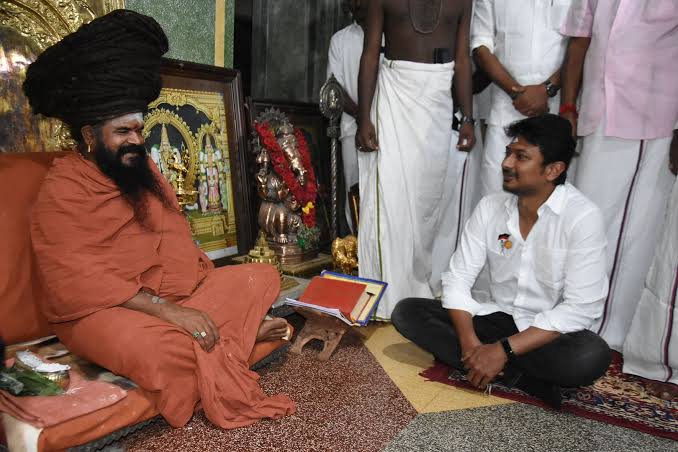 ManikandanLk2's tweet photo. @jaya2016maha தம்மி ஜெயசந்திரன் கொஞ்சம் நீ மூடிக்கொண்டு இருடா நீ பெரிய புலுத்தி போல் பதிவு போடு அவனூக எங்களை தூக்கி போட்டு மிதிக்க வேண்டும் அதுதாண்டா உன்னுடைய ஆசை https://t.co/7Ep2MvumTn