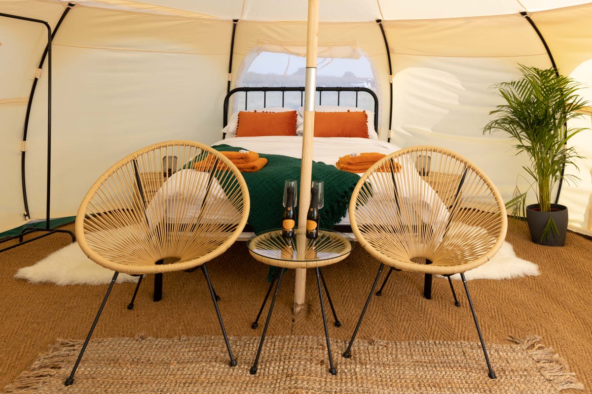 VisitNland's tweet image. Less than two weeks until Bamburgh Under Canvas re-opens for spring summer 🏕️

Take a look for a stunning #glamping stay in the heart of #Bamburgh:

ow.ly/nChY50NsssP

#visitnorthumberland #northumberland