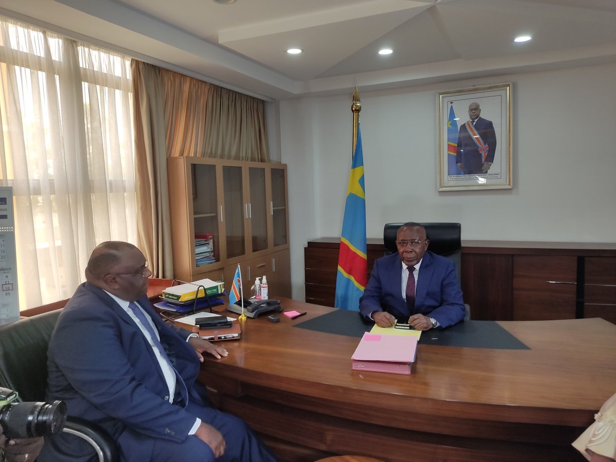 Le vice-premier ministre, ministre de la défense et anciens combattants, <a href="/bembajp/">Jean Pierre Bemba</a> prend les commandes de son département, ce mercredi 29 mars 2023.  <a href="/bienbakum/">Bienvenu-Marie Bakumanya</a> @acprdc_Officiel <a href="/CongoElikya/">Congo Elikya</a> <a href="/Evebazaiba/">Eve Bazaiba</a> <a href="/cabinetmbungani/">Docteur Mbungani Mbanda</a> <a href="/afpfr/">Agence France-Presse</a>