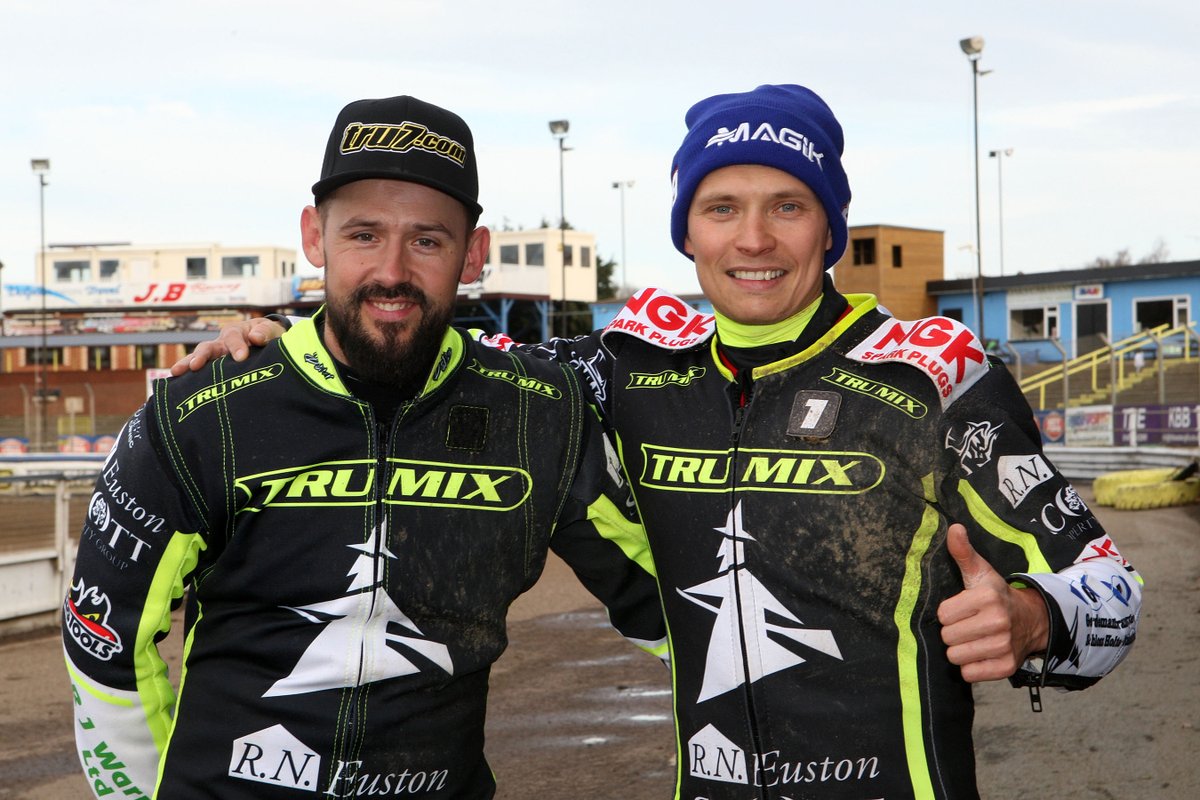 🏁 Emil, Doyley, moving white lines! And a @DannyKingRacing video... What more do you want? Nice start for @ipswichspeedway 🔽🔽 suffolknews.co.uk/ipswich/sport/… @UprightSpeedway @LannoMedia