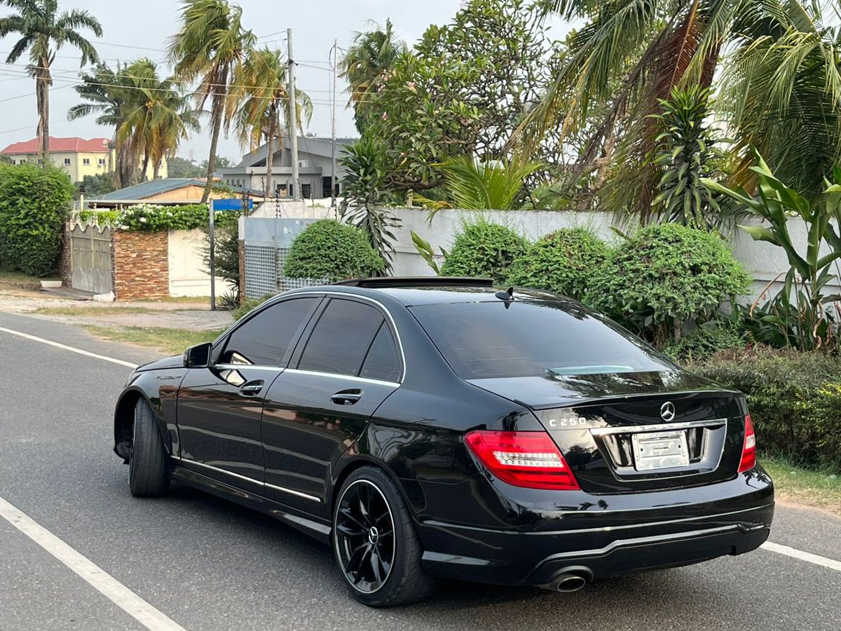 KofiTearz's tweet photo. 2014 C250
Reverse cam
Accident free 
No hidden faults 

#KingNassir #2MExpress #LGBT #MeekMill #Messi𓃵 #MansaMusaMoney https://t.co/fiJl1xpnLO