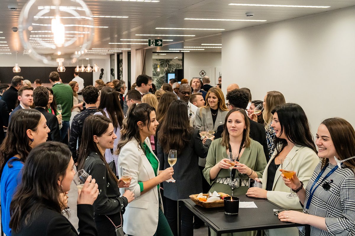 logos_pa's tweet photo. What a night alongside @MCIBrussels, @OvationDMC Belgium and @BBE_Europe celebrating our new joint office space on Avenue des Arts 47!

A new office bringing us all together as @WeAreMCI #Brussels. https://t.co/WBUt0nza70
