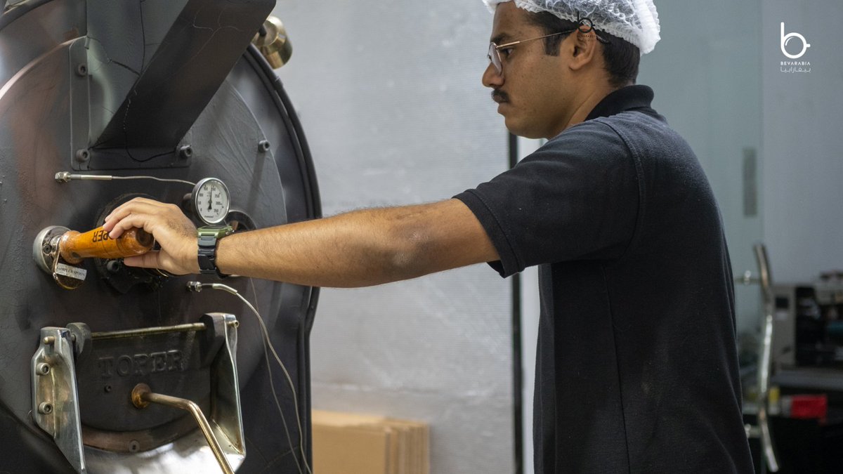 Roasting coffee is an art that requires patience, precision, and passion - and our team knows how to do it right! 

#CoffeeRoasting #ArtOfCoffee #PremiumBlends #CoffeeLove