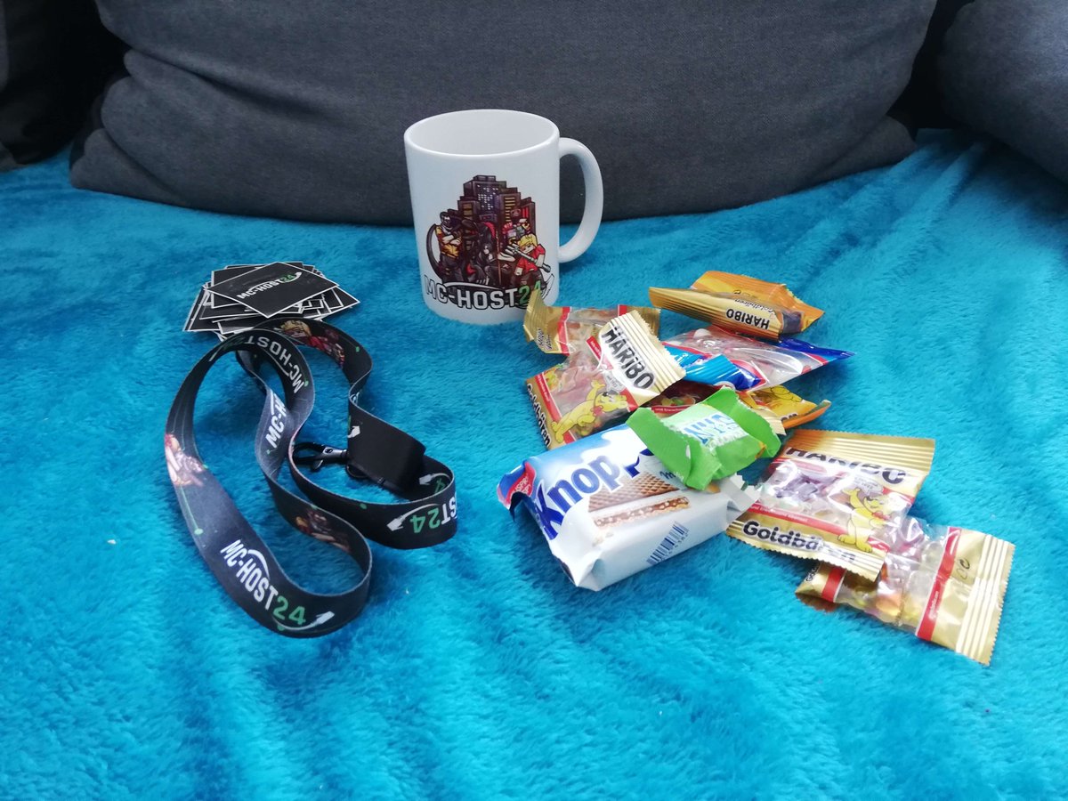 KettleMC's tweet image. Vielen Dank an @MCHOST24 für das nette Paket mit Tasse und Süßkram!

(Im Namen von @UeberallGebannt)