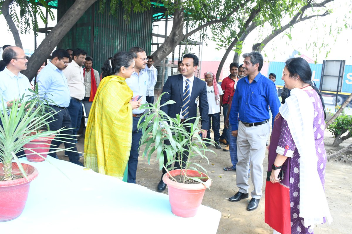 Under the Swachhta initiative of Customs, a renovated park for ICD employees was opened by the Chief Commissioner of Customs, Delhi Zone. The project included the installation of Dustbins, Benches, plantation, and the beautification of Export Warehouse premises.
#SwachhBharat