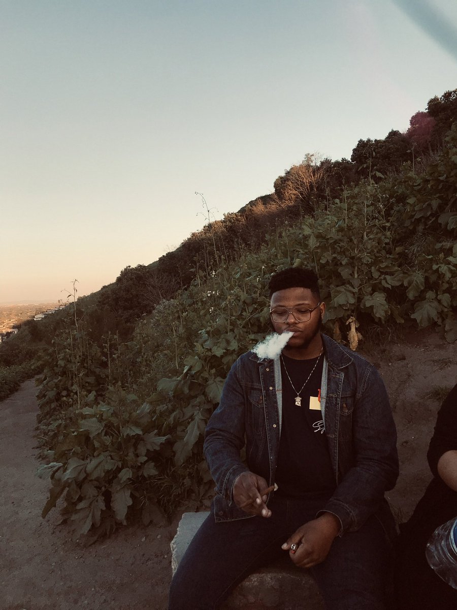 ThaKidSylv's tweet photo. Lmaoo this pic so old lmao and my cut super nutty. Not too much has changed though, still can’t get right 💔🥀. Anyways peep a new tune  for me and peep the 🌊😎 https://t.co/EFypk4Qrea