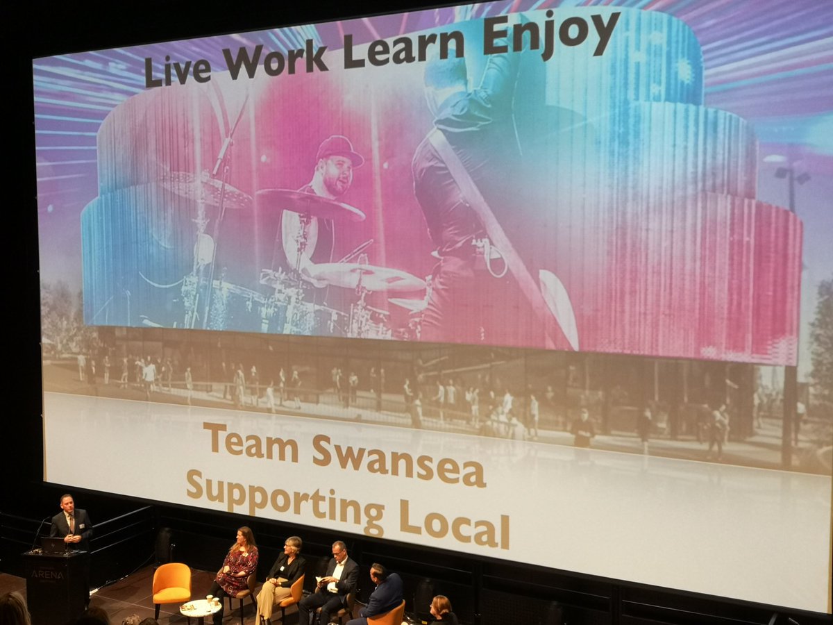 Amazing #regeneration #update at @4theRegion's opening talk in @SwanseaArena this morning! Thank you @Cllr_robstewart for a very exciting presentation. Looks like #Swansea is about to become an SME heaven. 🌱

#ItsYourSwansea2023 #BePartOfIt