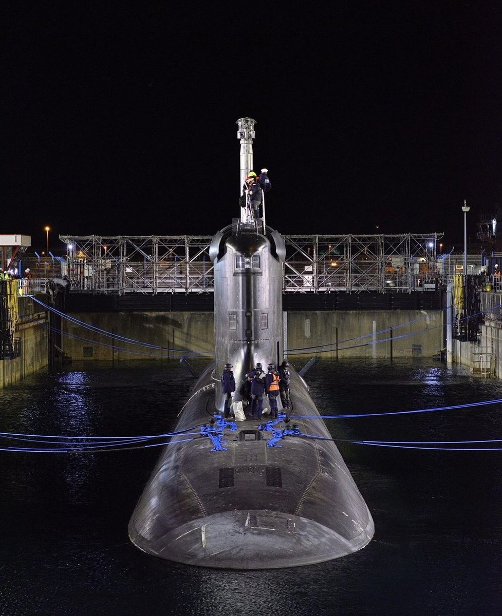 🇫🇷⚓️2 ans après la livraison du sous-marin nucléaire d'attaque (SNA) Suffren, une nouvelle étape a été franchie dans la production des SNA du programme Barracuda avec la 1ere sortie à la mer du 2ème SNA, le Duguay-Trouin. @marinenationale - DGA - CEA -
TechnicAtome 📷 navalgroup