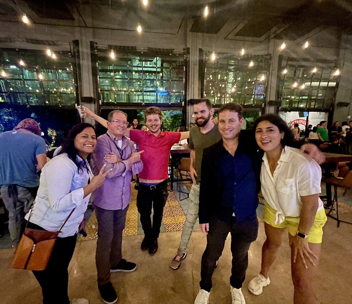 deLisserRobin's tweet photo. Back in FL &amp; kicking off #MiamiNFTweek! Who’s here? I’ll add you to my list of the best events &amp; parties. Last night was @CryptanLabs #Web3 Happy Hour. Met great people &amp; had interesting convos - a lot of New Yorkers, funny since we have ##NFTweekNYC next! 🤣#NFTweekMiami 🔥 https://t.co/kZqGvxEjjZ