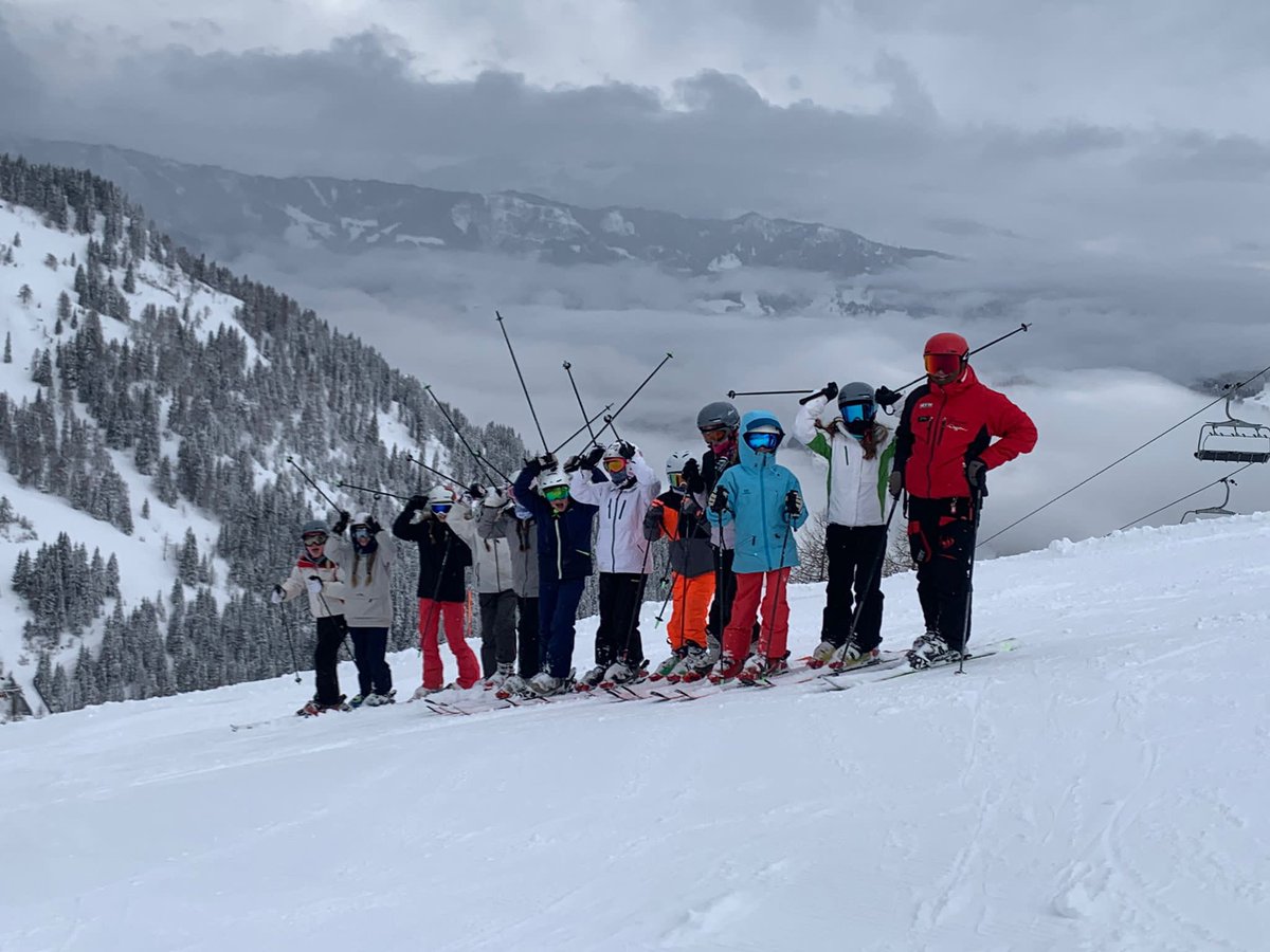 GWS_Sport's tweet photo. Day 4 on the mountain. Brilliant conditions, some excellent skiing and now time for some lunch. https://t.co/s8SWB49ALq