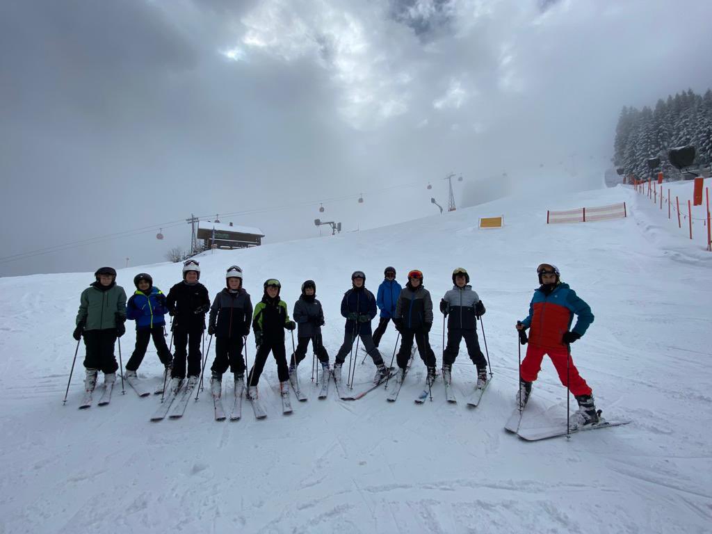 GWS_Sport's tweet photo. Day 4 on the mountain. Brilliant conditions, some excellent skiing and now time for some lunch. https://t.co/s8SWB49ALq